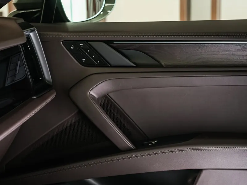 Porsche Cayenne S Electric - Photo 37