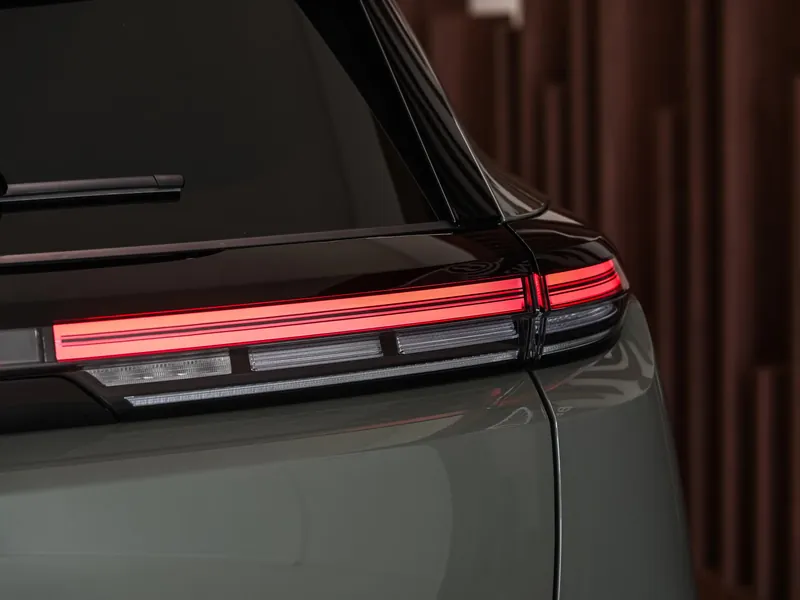 Porsche Cayenne S Electric - Photo 26
