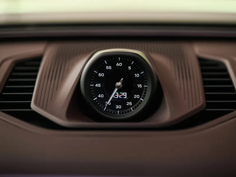 Porsche Cayenne S Electric - Photo 31