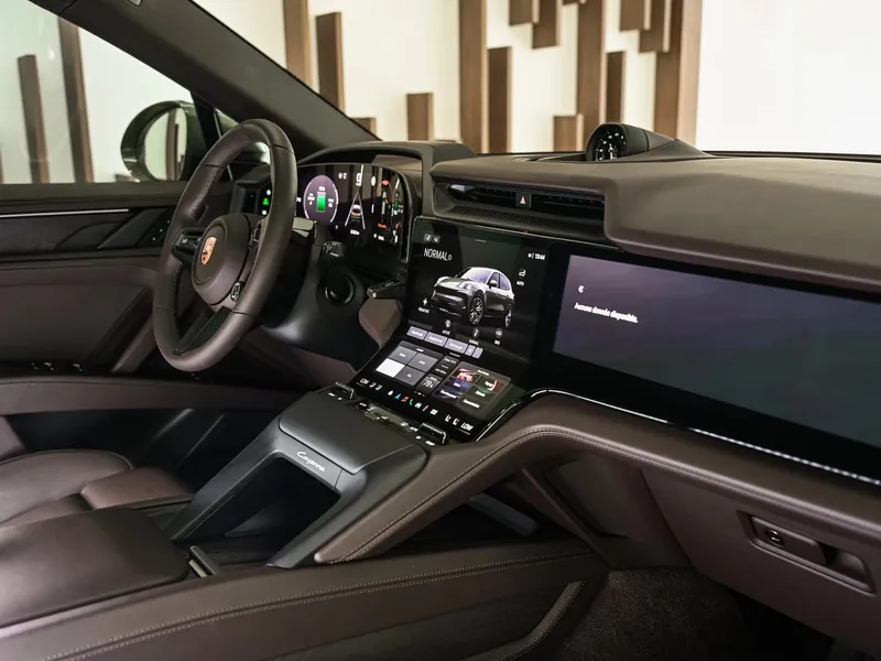 Porsche Cayenne S Electric - Photo 12