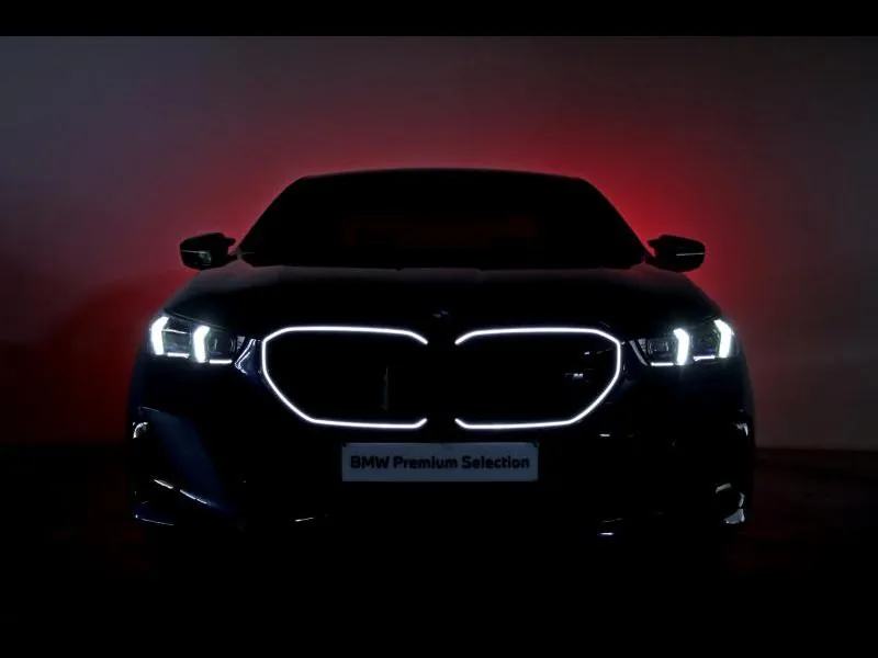 BMW i5 M60 xDrive Berline Phytonic Blau - Photo 26