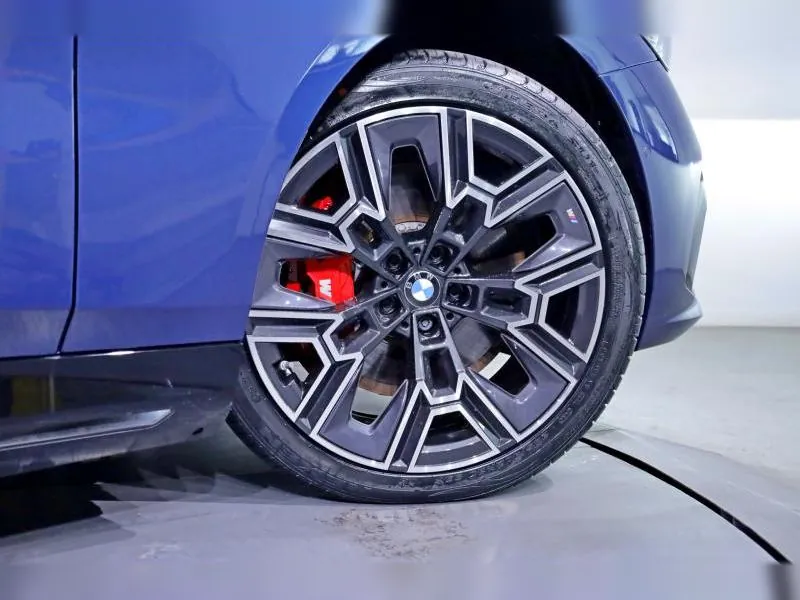 BMW i5 M60 xDrive Berline Phytonic Blau - Photo 24