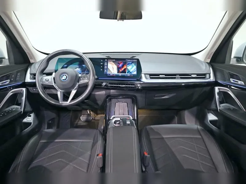 BMW iX1 xDrive30 xLine Alpinweiss - Photo 8