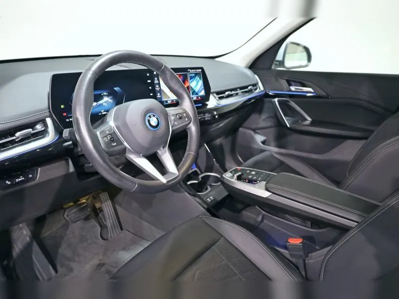 BMW iX1 xDrive30 xLine Alpinweiss - Photo 9