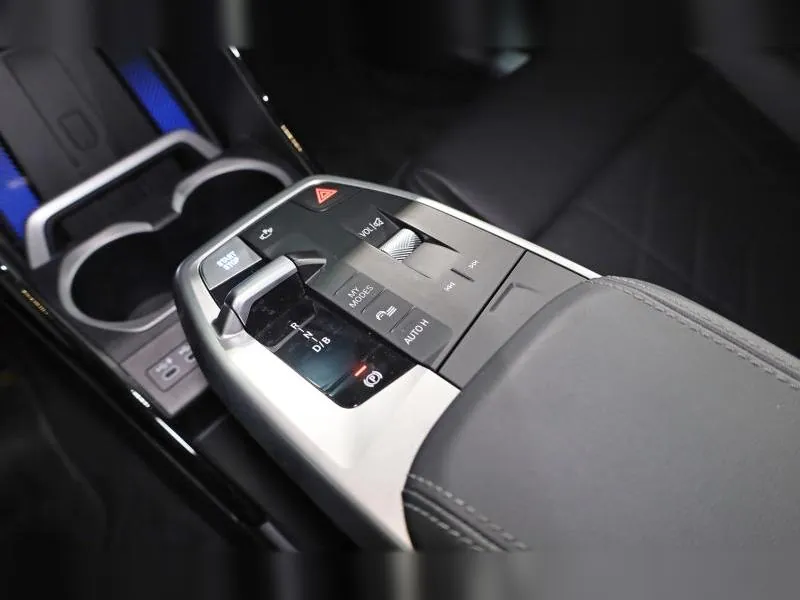 BMW iX1 xDrive30 xLine Schwarz 26 000 km - Photo 12