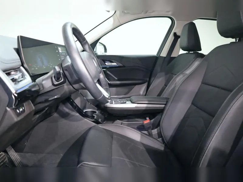 BMW iX1 xDrive30 xLine Schwarz 26 000 km - Photo 9