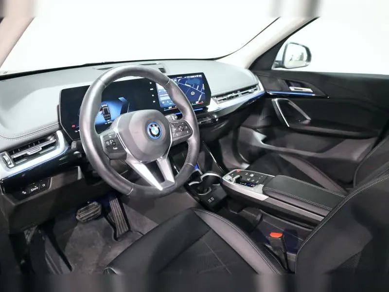 BMW iX1 xDrive30 xLine Schwarz 26 000 km - Photo 8