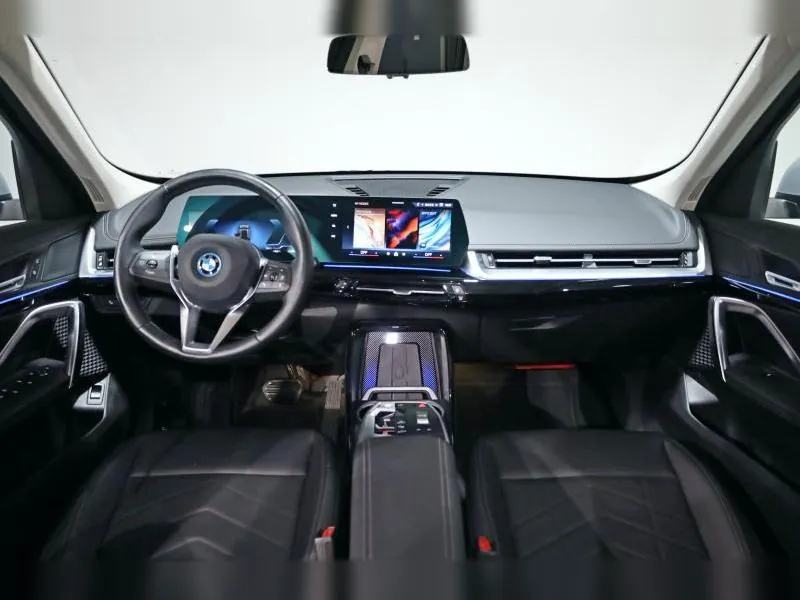 BMW iX1 xDrive30 xLine Schwarz 26 000 km - Photo 7