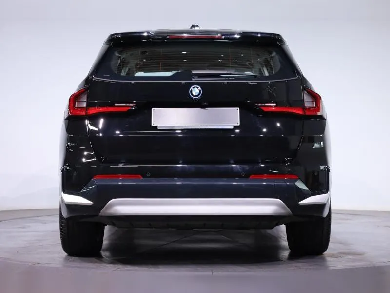 BMW iX1 xDrive30 xLine Schwarz 26 000 km - Photo 4