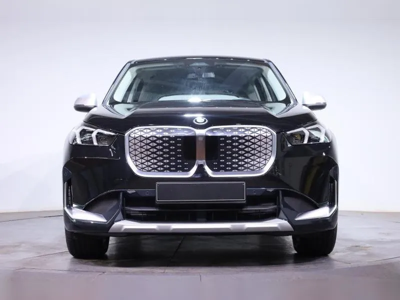 BMW iX1 xDrive30 xLine Schwarz 26 000 km - Photo 5