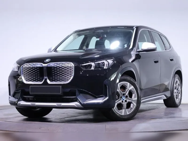 BMW iX1 xDrive30 xLine Schwarz 26 000 km - Photo 1