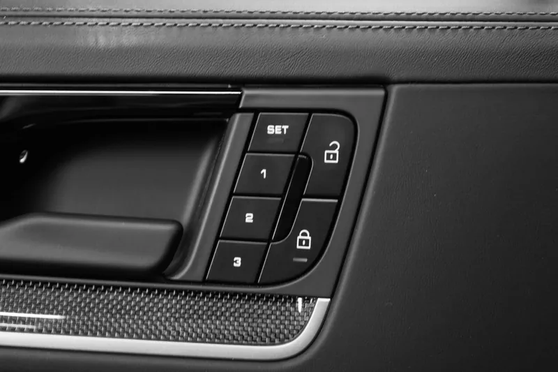 Porsche Cayenne Coupé Noir Intense - Photo 22