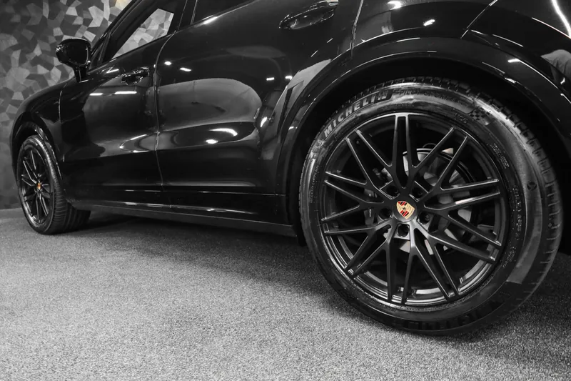 Porsche Cayenne Coupé Noir Intense - Photo 27
