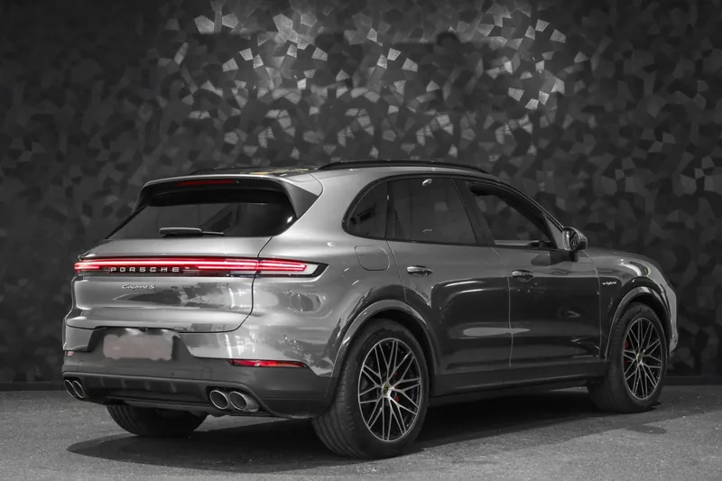 Porsche Cayenne S E-Hybrid Gris Quartz - Photo 3