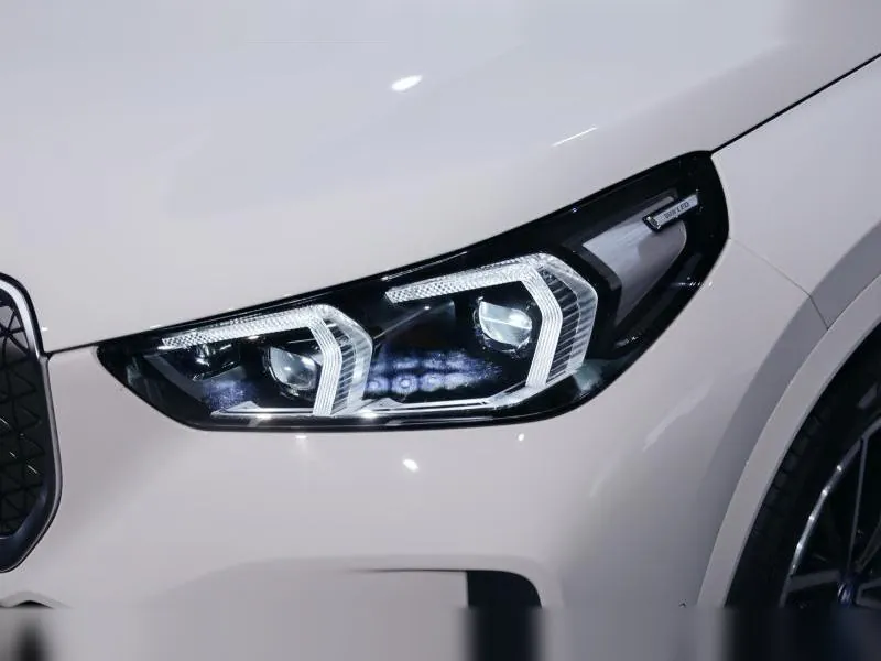 BMW iX1 xDrive30 M Sport Alpinweiss 27 000 km - Photo 6