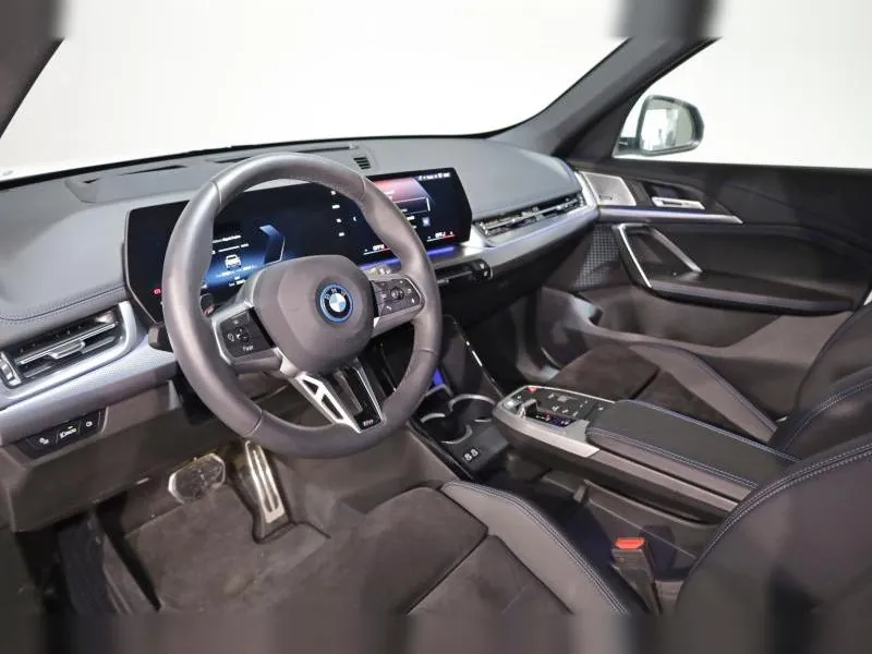 BMW iX1 xDrive30 M Sport Alpinweiss 27 000 km - Photo 9