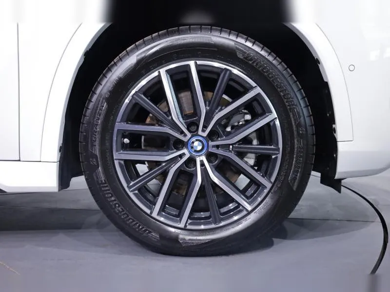 BMW iX1 xDrive30 M Sport Alpinweiss 27 000 km - Photo 7
