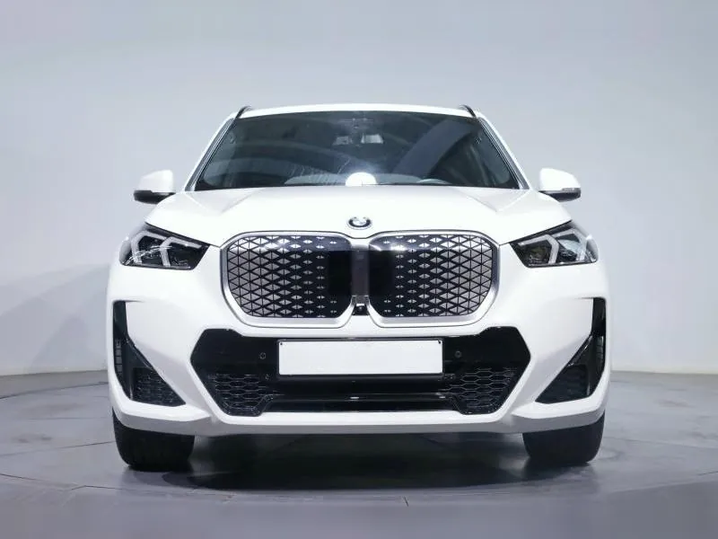 BMW iX1 xDrive30 M Sport Alpinweiss 27 000 km - Photo 5