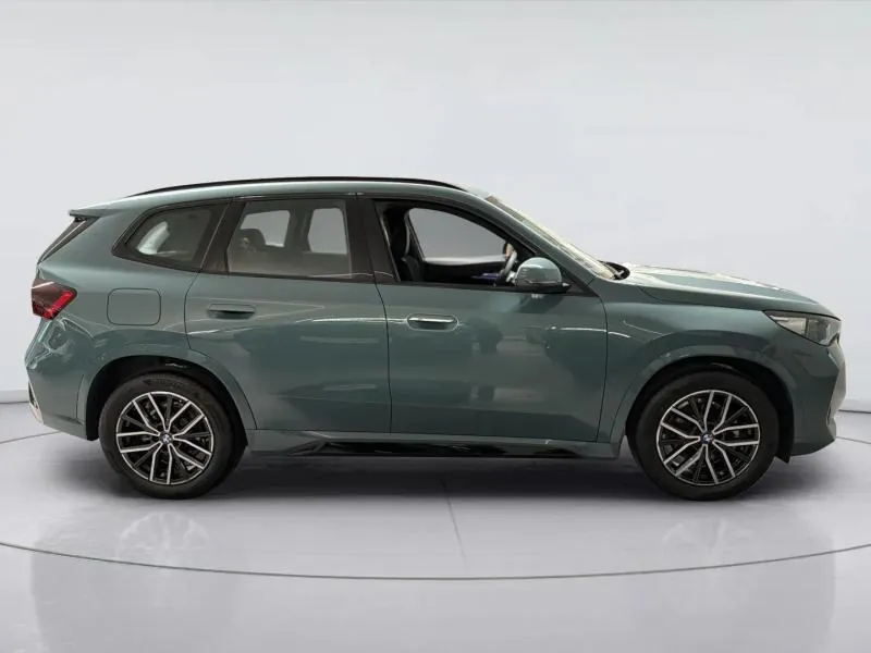 BMW X1 sDrive18i M Sport Cape York Green - Photo 2