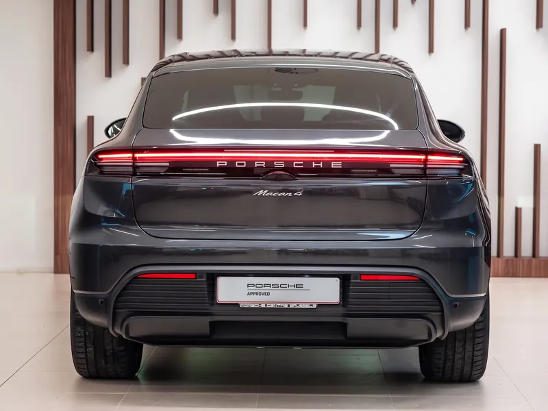 Porsche Macan 4