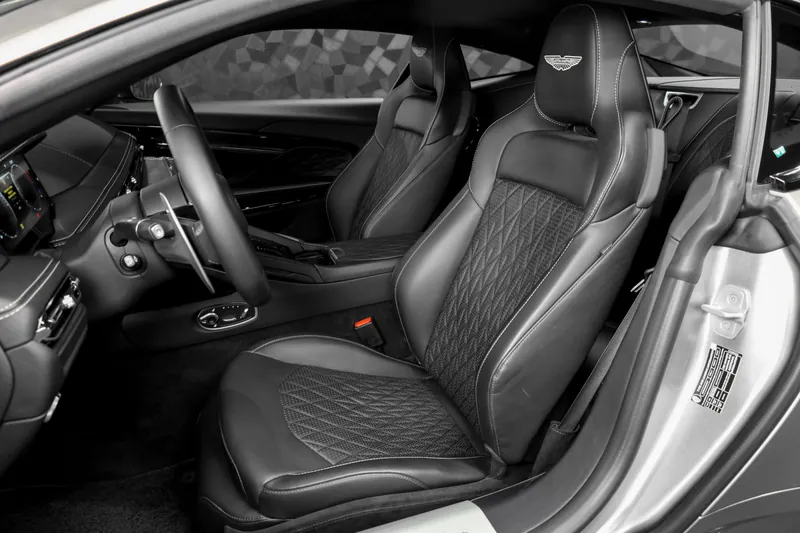 Aston Martin DB12 Aluminite Silver - Photo 9