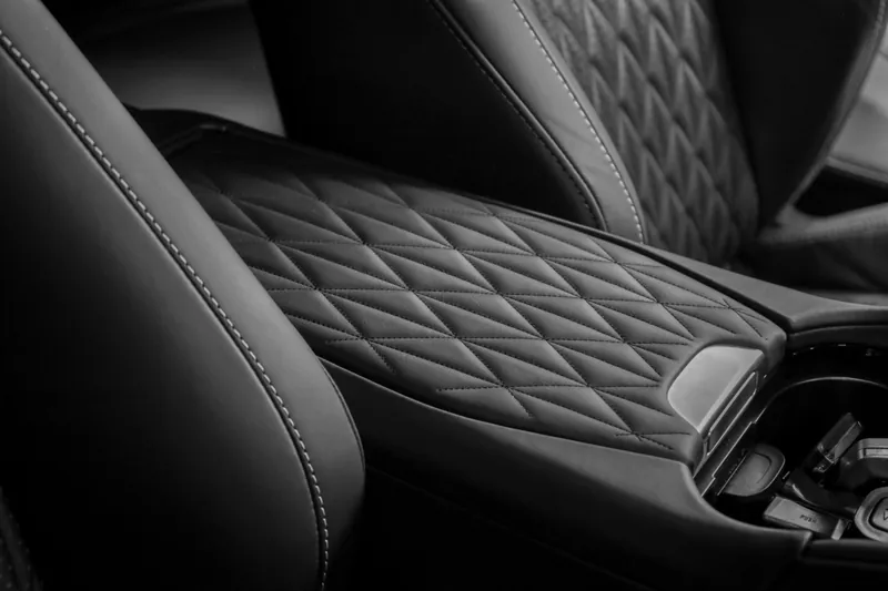 Aston Martin DB12 Aluminite Silver - Photo 16