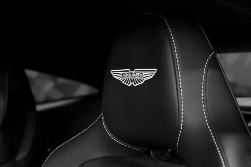 Aston Martin DB12 Aluminite Silver - Photo 18