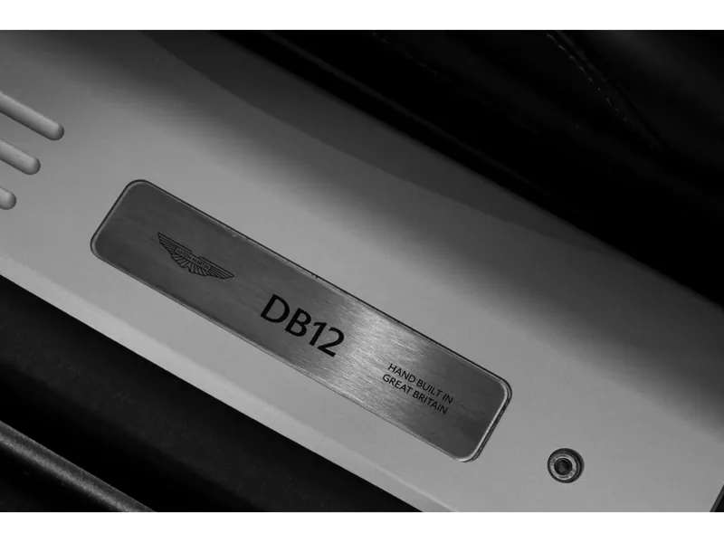 Aston Martin DB12 Aluminite Silver - Photo 26