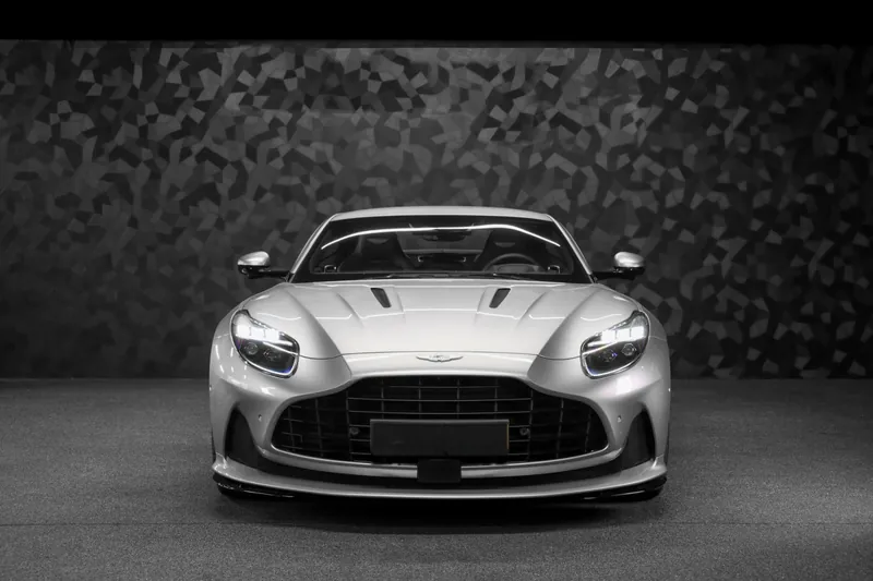 Aston Martin DB12 Aluminite Silver - Photo 4