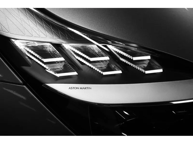 Aston Martin DB12 Aluminite Silver - Photo 19
