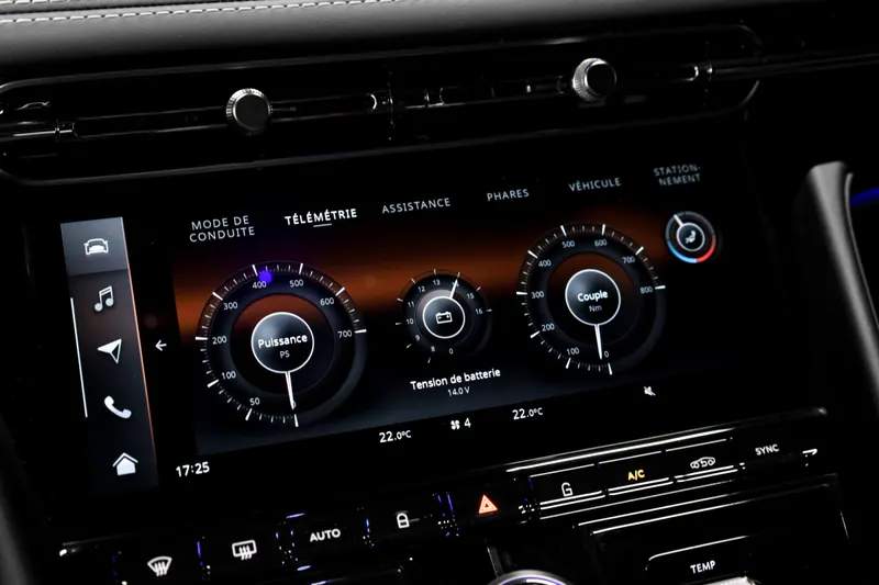 Aston Martin DB12 Aluminite Silver - Photo 21