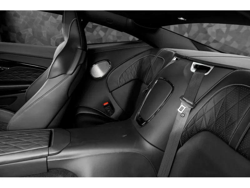Aston Martin DB12 Aluminite Silver - Photo 15