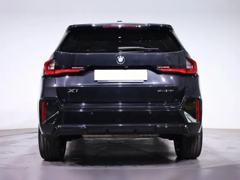 BMW X1 sDrive18i M Sport Saphirschwarz - Photo 4