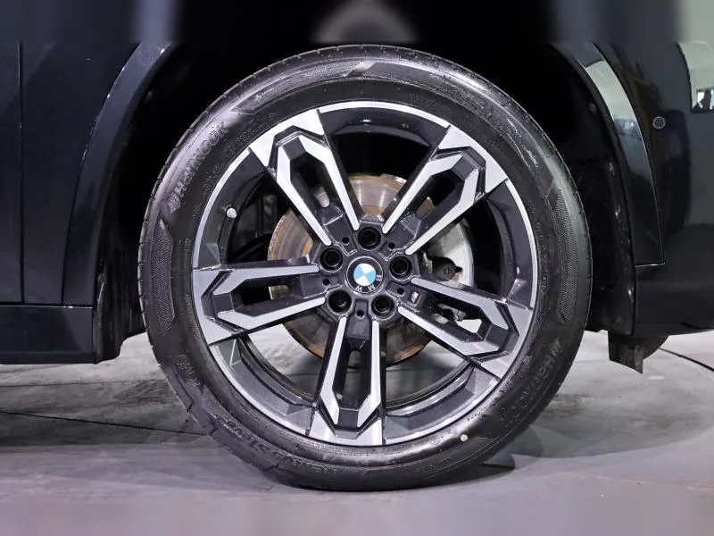 BMW X1 sDrive18i M Sport Saphirschwarz - Photo 7
