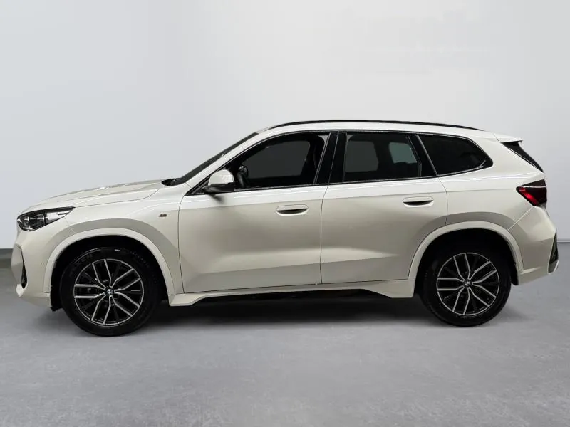 BMW X1 sDrive18i M Sport Mineralweiss - Photo 2
