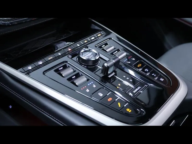 Aston Martin DBX 707 Lightning Silver - Photo 16