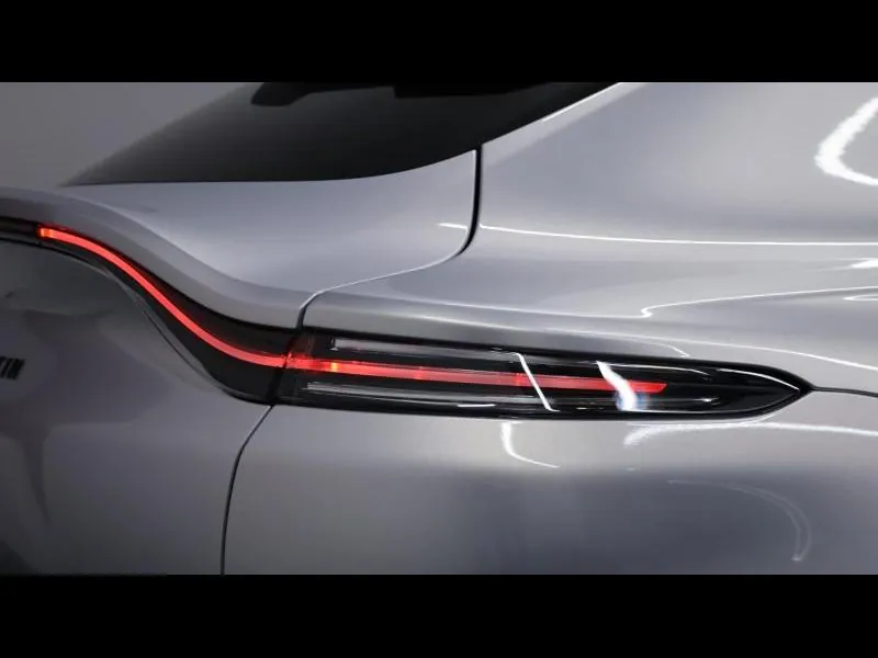Aston Martin DBX 707 Lightning Silver - Photo 9