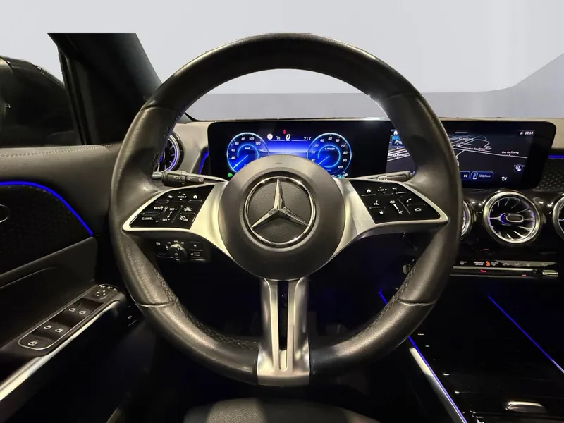 Mercedes-Benz EQB 250+ Luxury Line - Photo 9