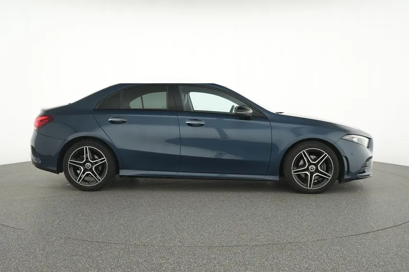 Mercedes-Benz Classe A 200 Berline AMG Line - Photo 9