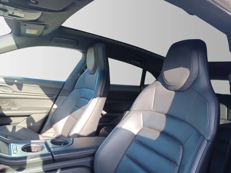 Porsche Taycan 4S Cross Turismo - Photo 14