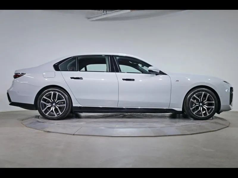 BMW i7 eDrive50 M Sport Blanc - Photo 2