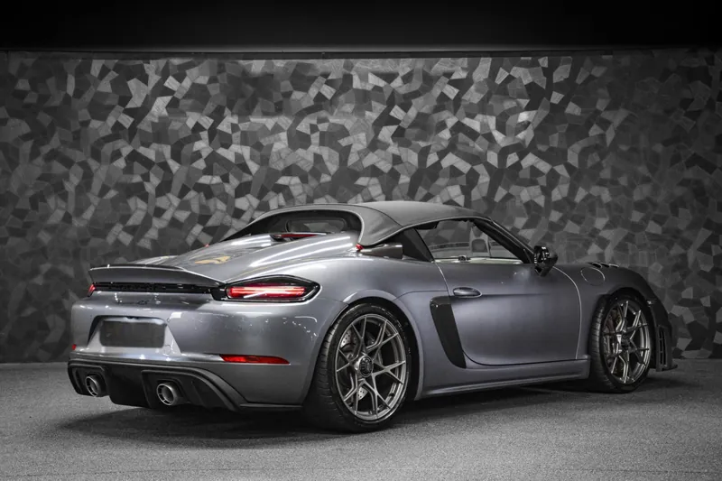 Porsche 718 Spyder RS Weissach Vanadium Grey - Photo 3