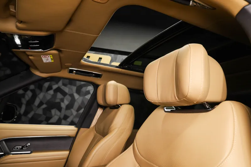 Land Rover Range Rover P460e LWB Autobiography Sunset Gold - Photo 13