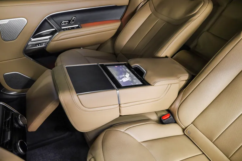 Land Rover Range Rover P460e LWB Autobiography Sunset Gold - Photo 26