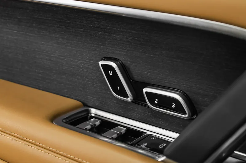Land Rover Range Rover P460e LWB Autobiography Sunset Gold - Photo 22