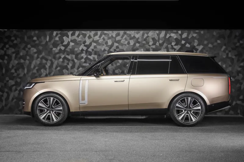 Land Rover Range Rover P460e LWB Autobiography Sunset Gold - Photo 2