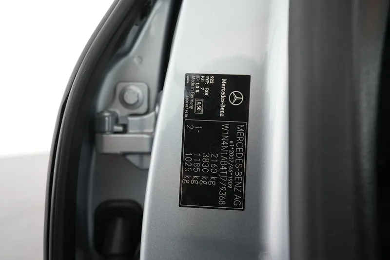 Mercedes-Benz GLA 180 d Business Line - Photo 18