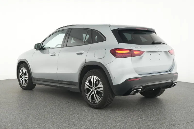 Mercedes-Benz GLA 180 d Business Line - Photo 3