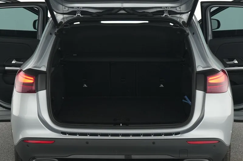 Mercedes-Benz GLA 180 d Business Line - Photo 17