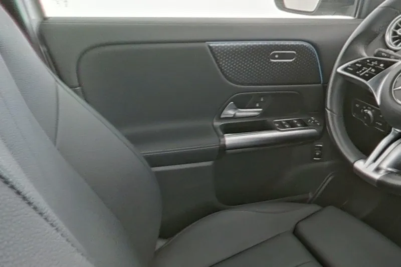 Mercedes-Benz GLA 180 d Business Line - Photo 15